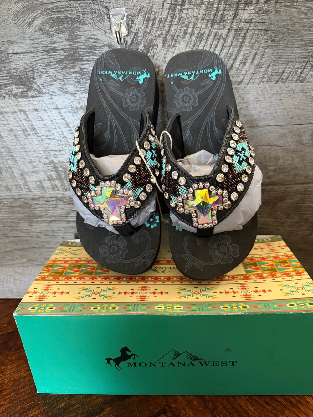 NWT Montana West Western Beaded Rhinestone Cross Flip Flop Sandals Size 7